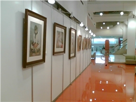 八棱柱畫(huà)展展板.jpg