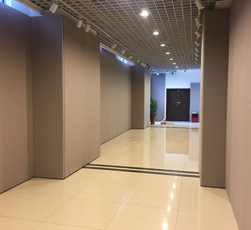 疫情下， 立欣無縫藝術(shù)展板如火如荼趕貨中