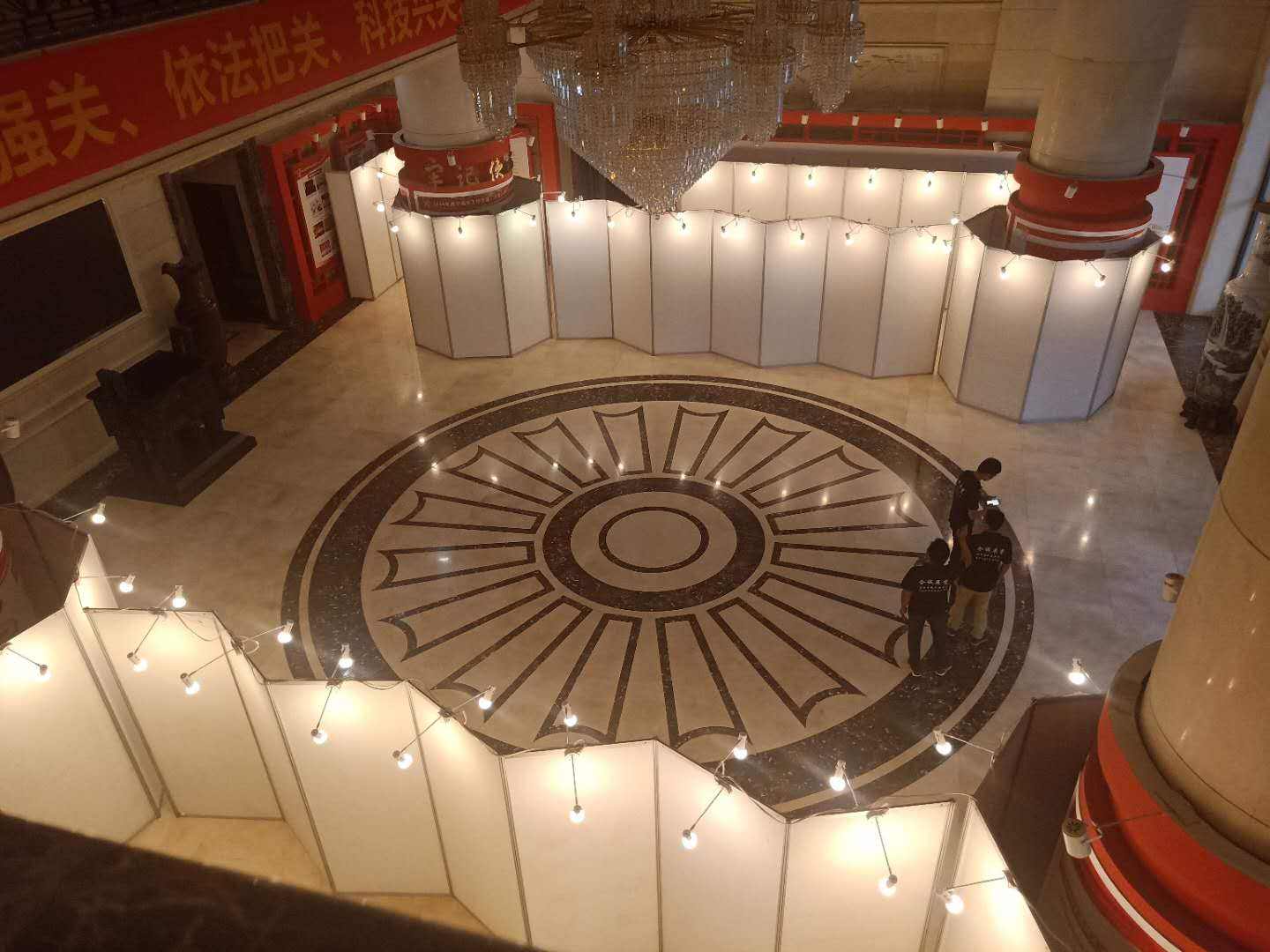 八棱柱展板材質(zhì) 八棱柱展板材質(zhì)